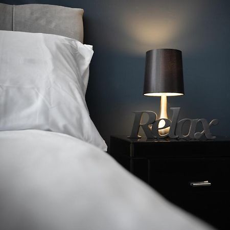 Boutique Family Apartment In Celebrity Village. Barnt Green Exteriör bild