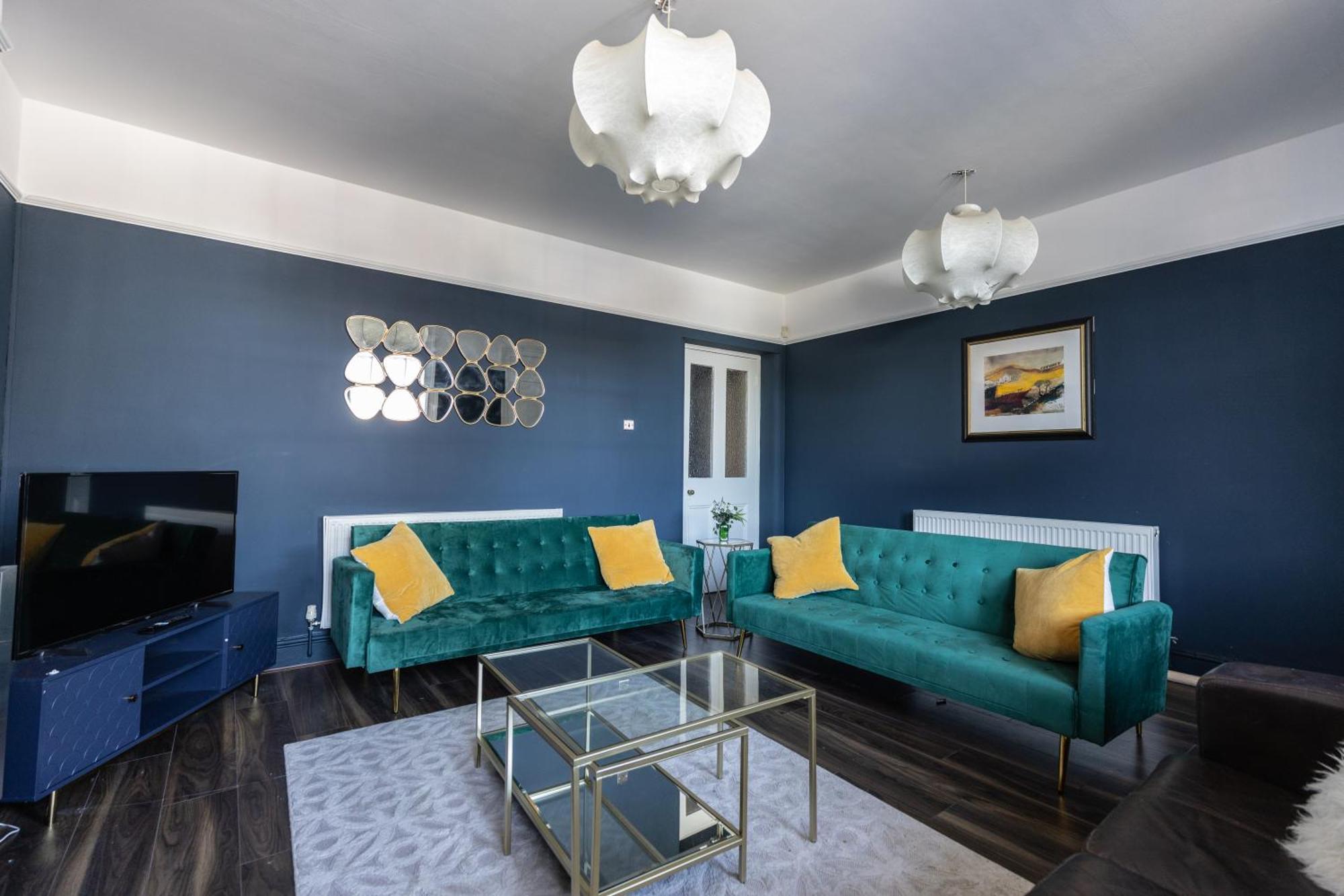Boutique Family Apartment In Celebrity Village. Barnt Green Exteriör bild