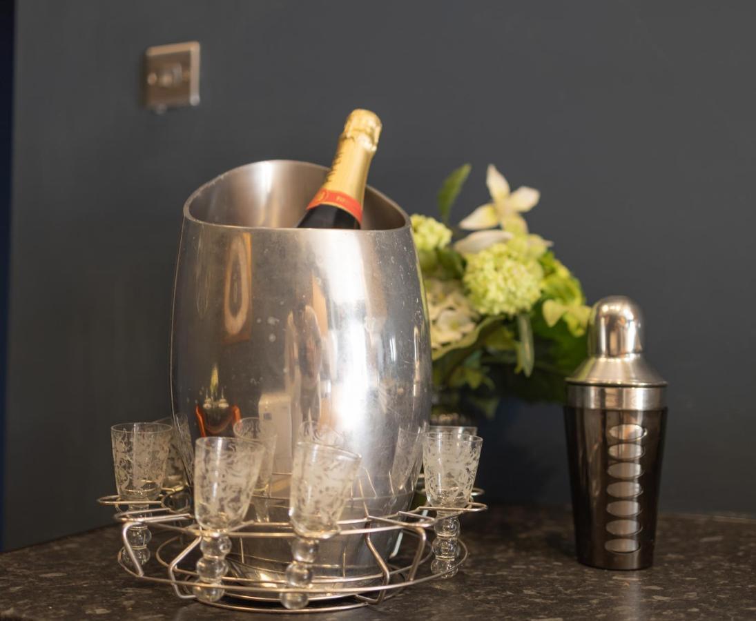 Boutique Family Apartment In Celebrity Village. Barnt Green Exteriör bild